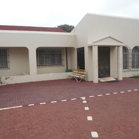 Pilot Inn Accommodation Kempton Park Exterior photo