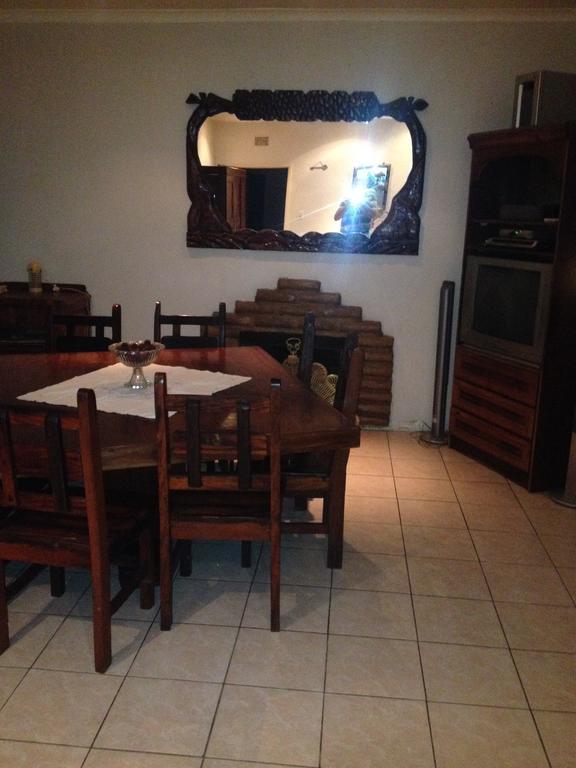 Pilot Inn Accommodation Kempton Park Exterior photo