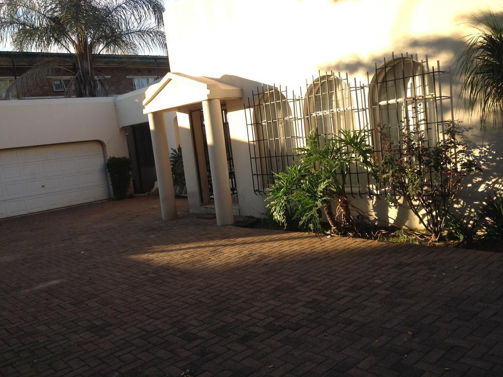 Pilot Inn Accommodation Kempton Park Exterior photo