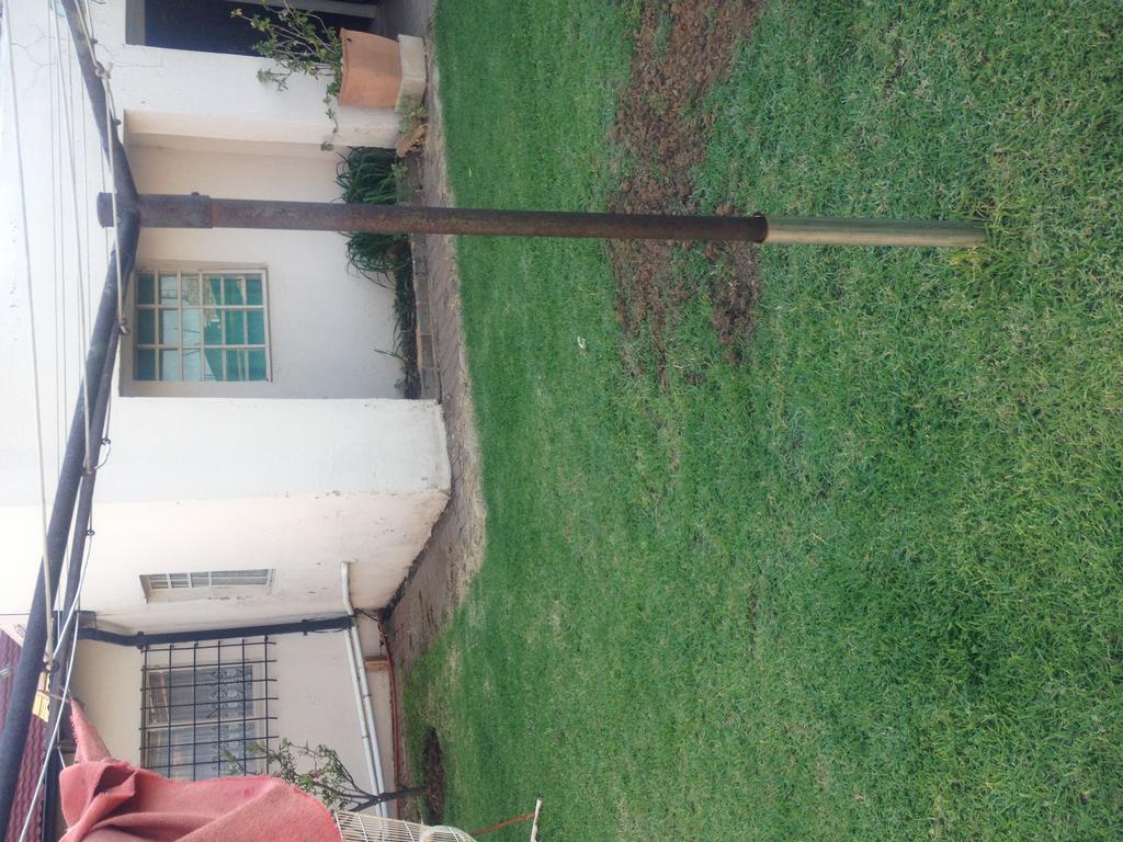 Pilot Inn Accommodation Kempton Park Exterior photo
