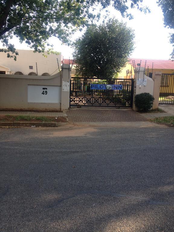 Pilot Inn Accommodation Kempton Park Exterior photo