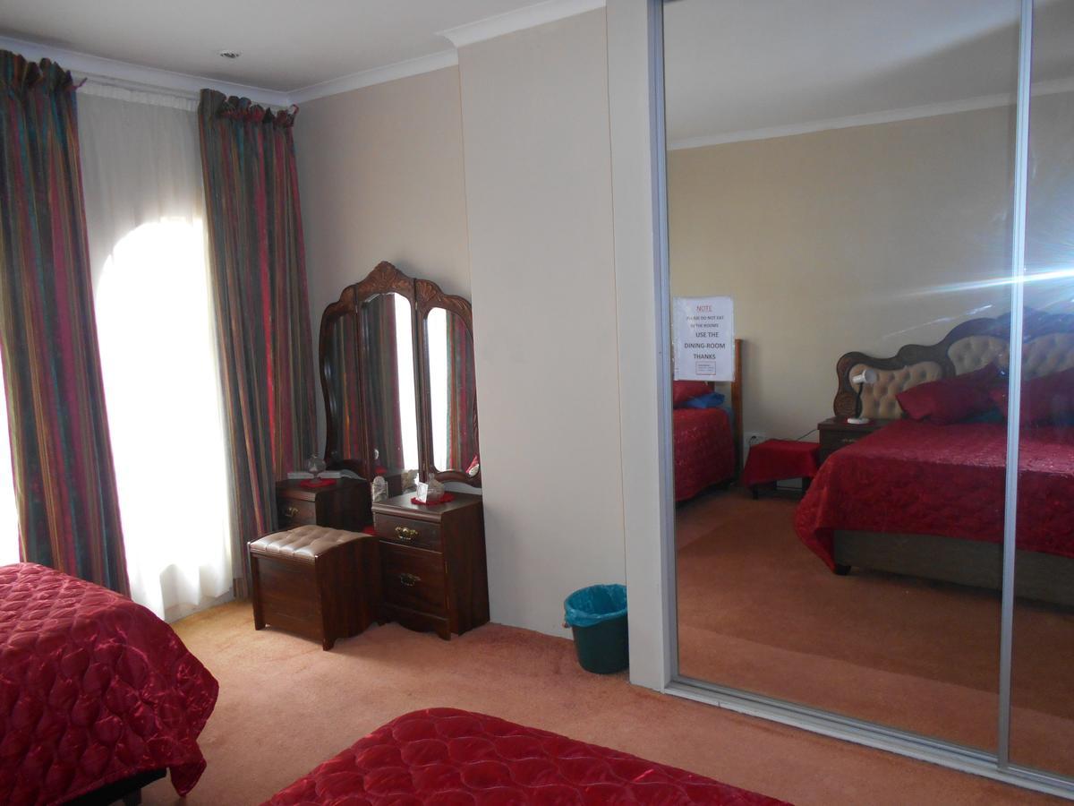 Pilot Inn Accommodation Kempton Park Exterior photo