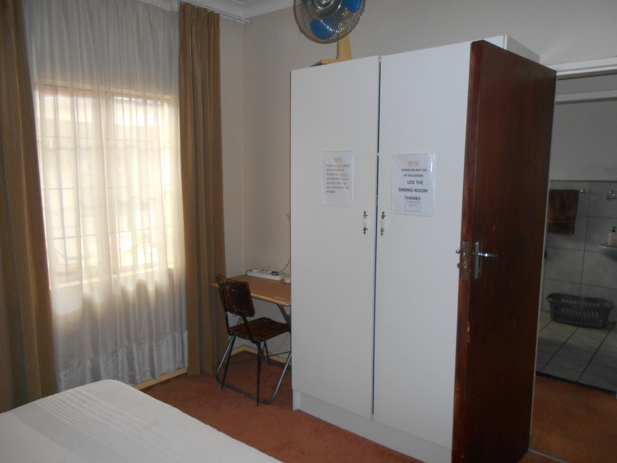 Pilot Inn Accommodation Kempton Park Exterior photo