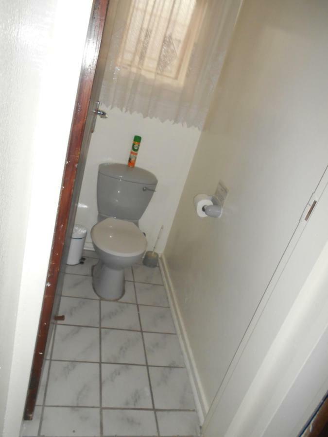 Pilot Inn Accommodation Kempton Park Exterior photo