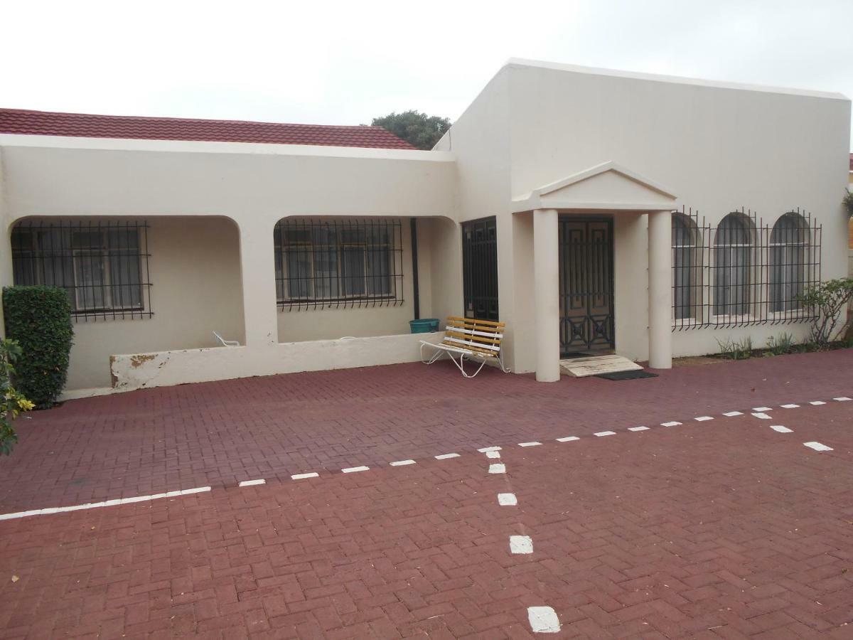 Pilot Inn Accommodation Kempton Park Exterior photo